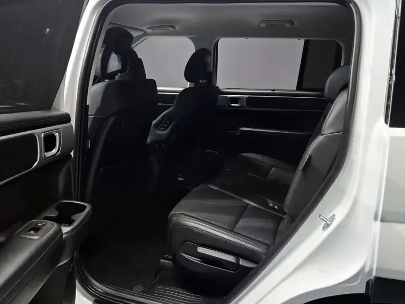2023 Hyundai Santa Fe с пробегом 18 247 км