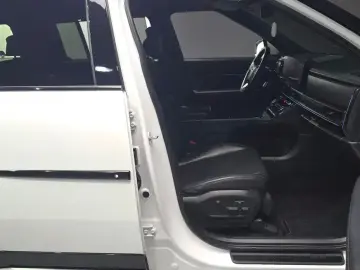 2023 Hyundai Santa Fe с пробегом 23 005 км