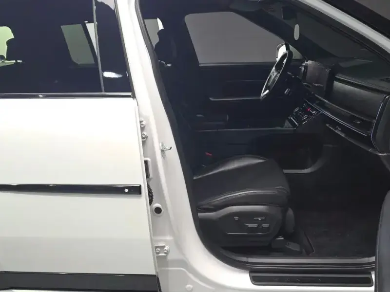 2023 Hyundai Santa Fe с пробегом 23 005 км