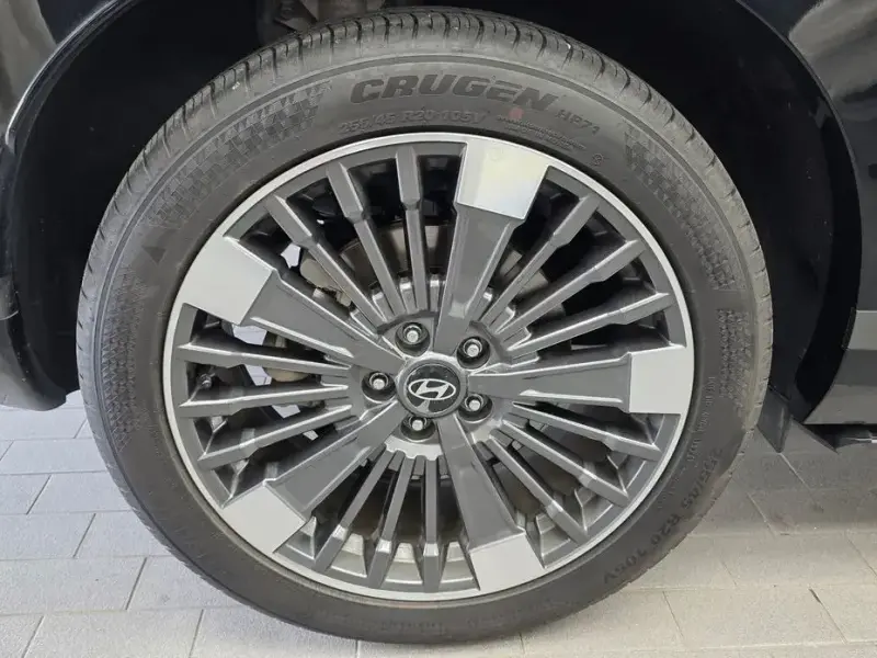 2025 Hyundai Santa Fe с пробегом 13 363 км