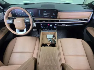 2025 Hyundai Santa Fe с пробегом 13 363 км