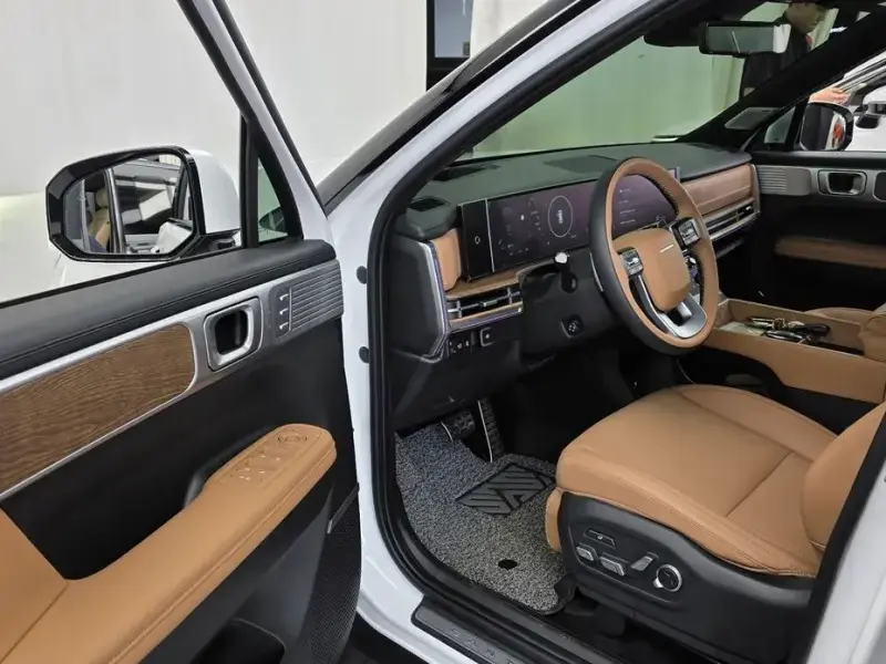2025 Hyundai Santa Fe с пробегом 13 363 км