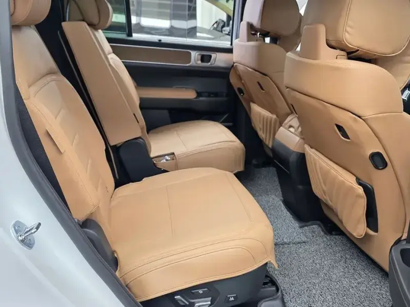 2025 Hyundai Santa Fe с пробегом 13 363 км
