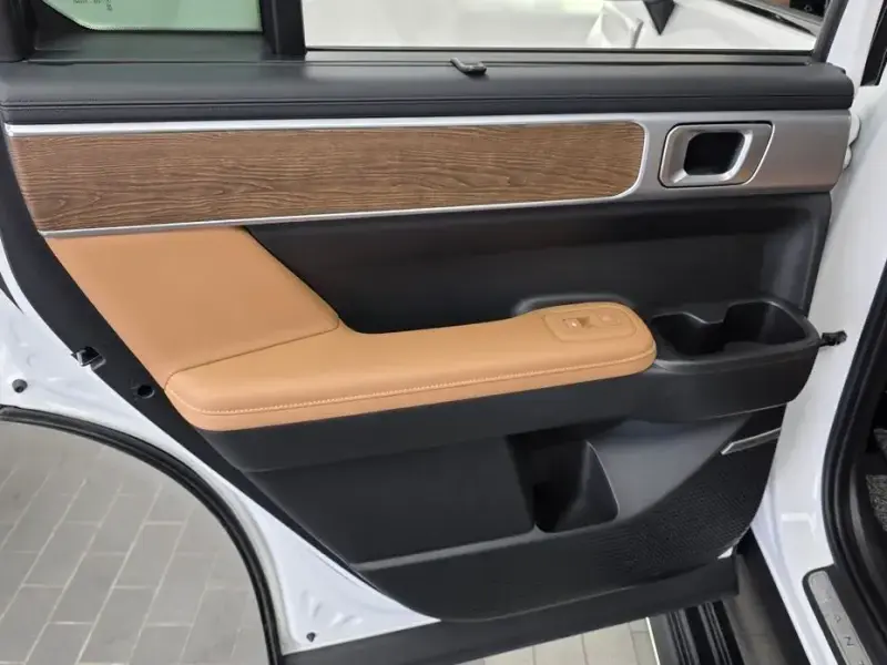 2025 Hyundai Santa Fe с пробегом 13 363 км