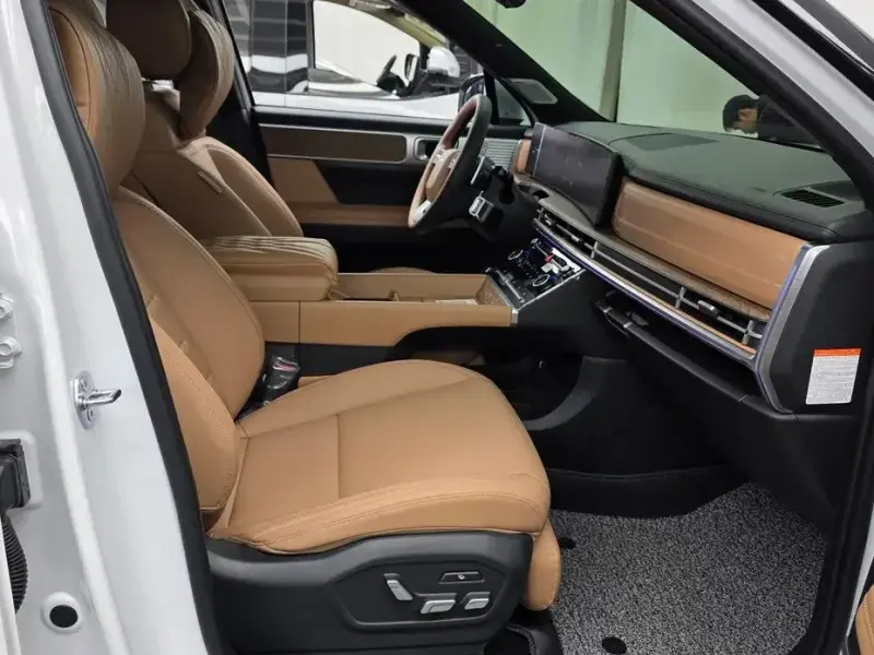 2025 Hyundai Santa Fe с пробегом 13 363 км