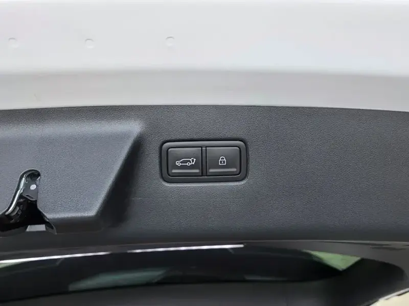 2025 Hyundai Santa Fe с пробегом 13 363 км