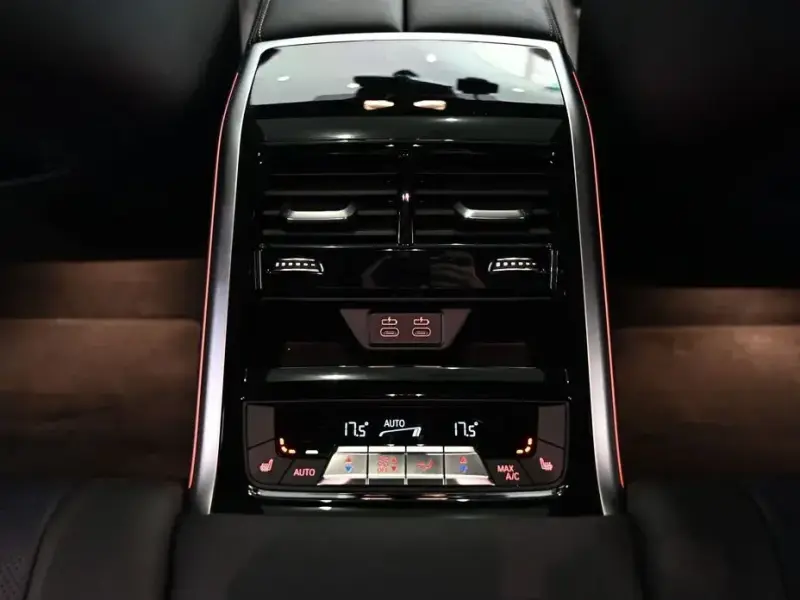 2022 BMW 8 серии с пробегом 63 383 км