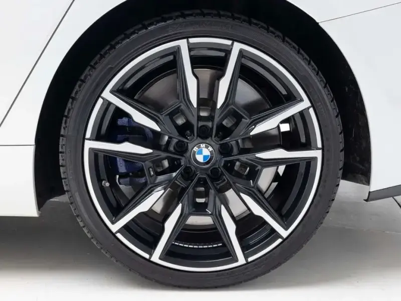 2023 BMW 8 серии с пробегом 40 900 км
