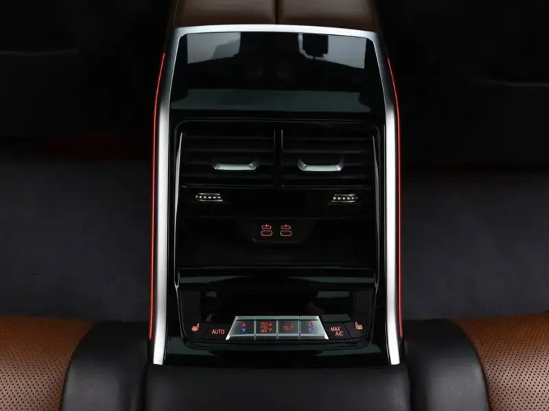 2023 BMW 8 серии с пробегом 40 900 км
