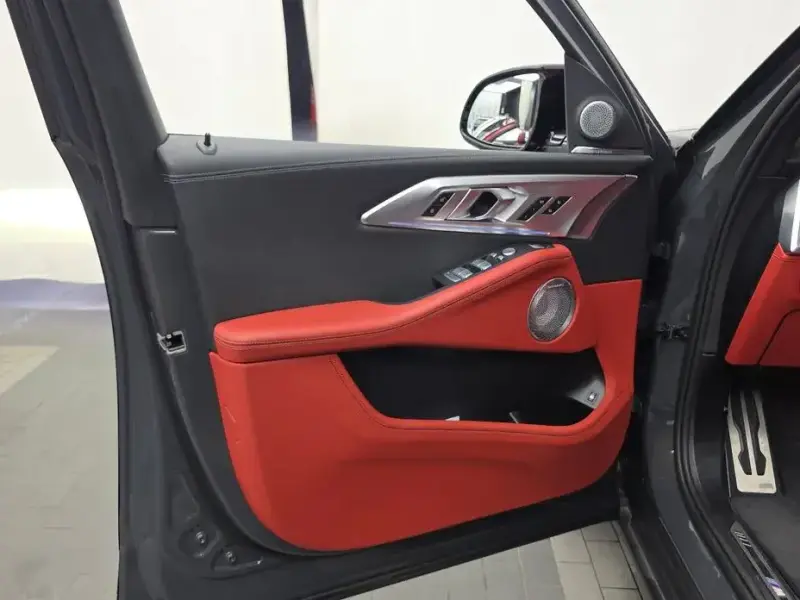 2025 BMW XM с пробегом 44 850 км