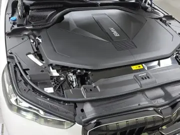 2025 BMW i5 с пробегом 22 848 км