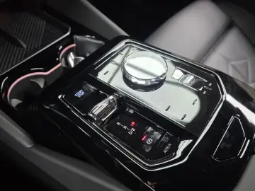 2025 BMW i5 с пробегом 22 848 км