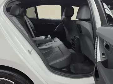 2025 BMW i5 с пробегом 22 848 км