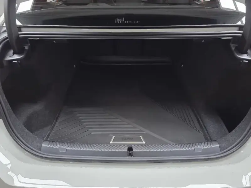 2025 BMW i5 с пробегом 22 848 км