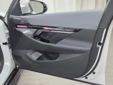 2025 BMW i5 с пробегом 22 848 км