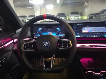 2025 BMW i5 с пробегом 4 500 км