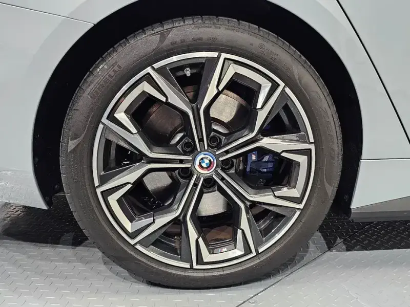 2023 BMW i4 с пробегом 24 026 км