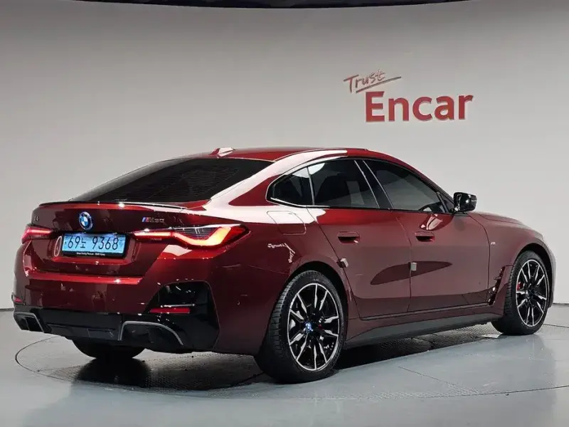 2023 BMW i4 с пробегом 30 422 км