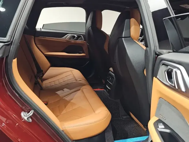 2023 BMW i4 с пробегом 30 422 км