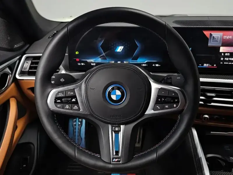 2023 BMW i4 с пробегом 30 422 км