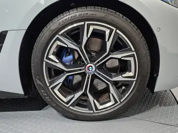 2023 BMW i4 с пробегом 24 026 км