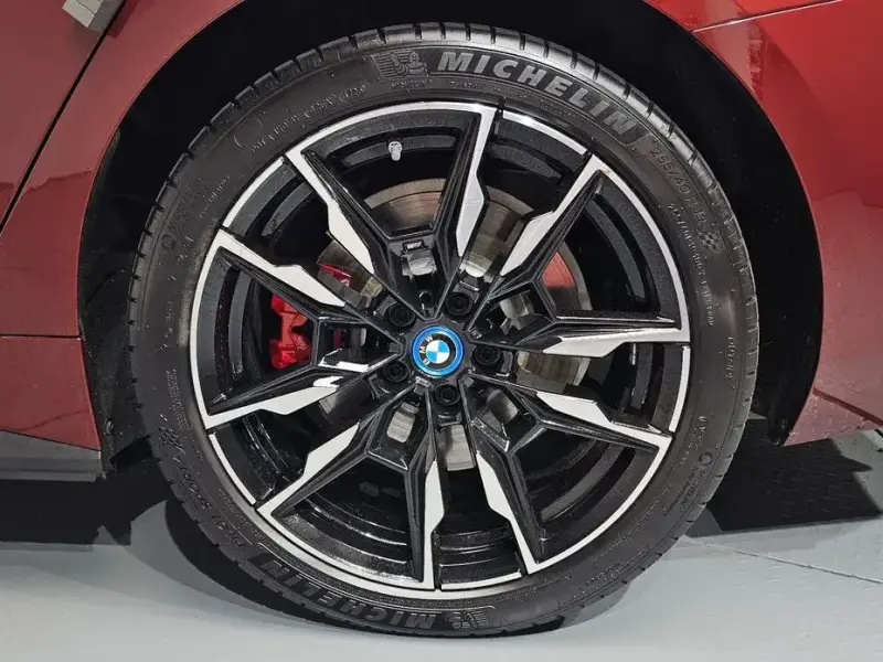2023 BMW i4 с пробегом 30 422 км