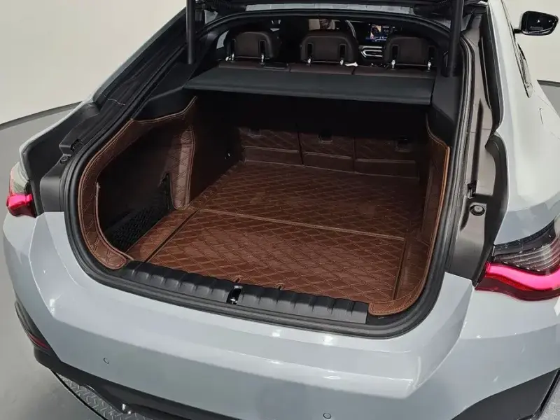 2023 BMW i4 с пробегом 24 026 км