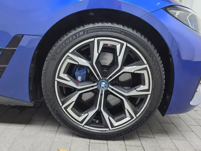 2023 BMW i4 с пробегом 64 793 км