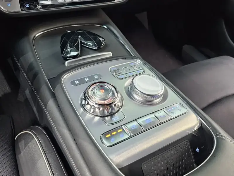 2023 Genesis G90 с пробегом 60 190 км