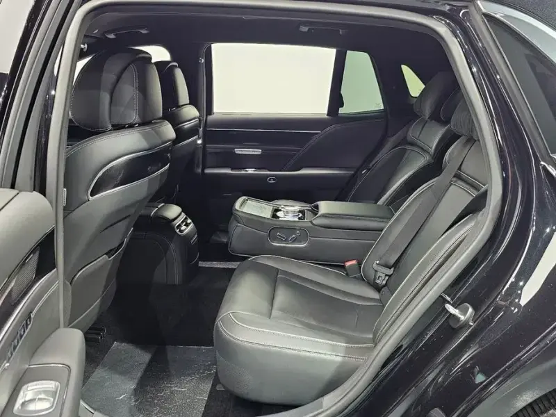 2023 Genesis G90 с пробегом 60 190 км