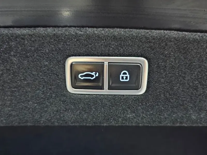 2023 Genesis G90 с пробегом 60 190 км