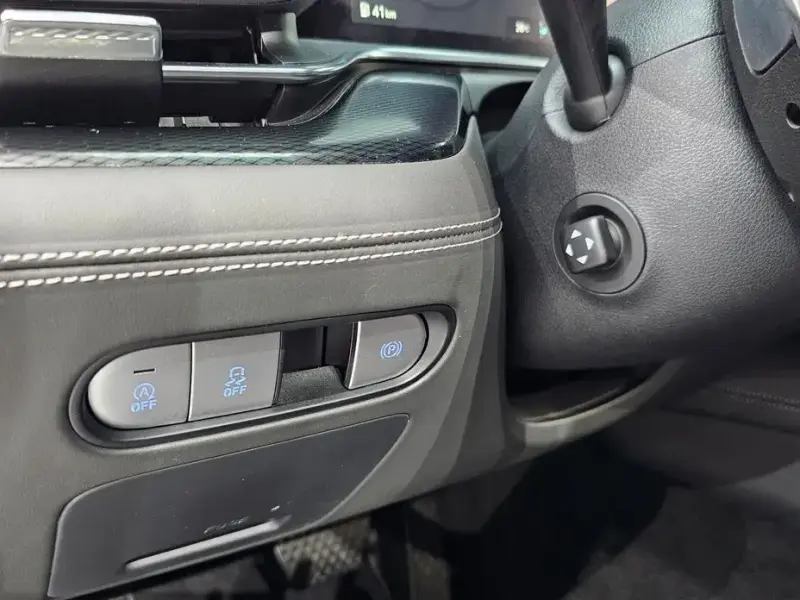 2023 Genesis G90 с пробегом 60 190 км