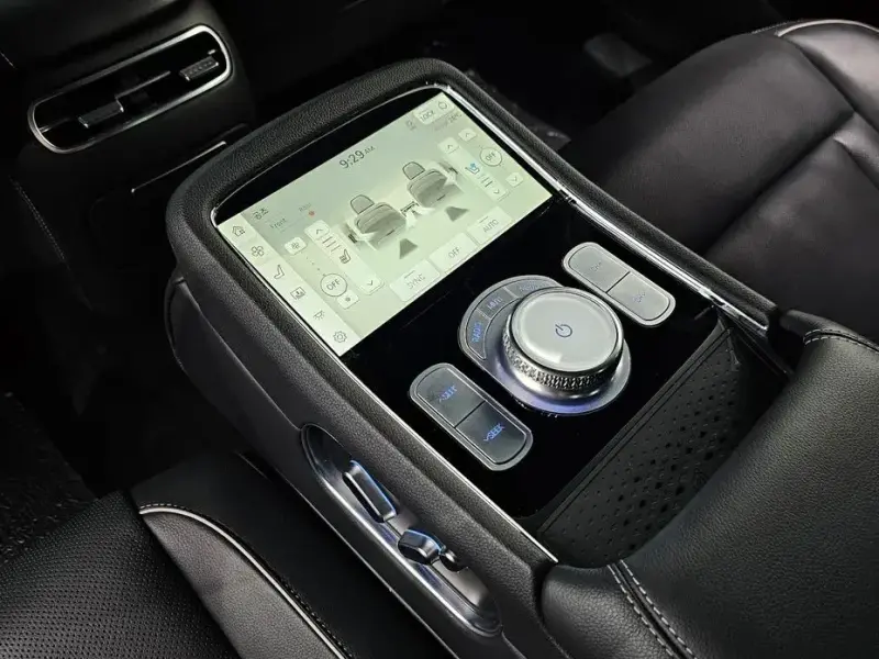 2023 Genesis G90 с пробегом 60 190 км