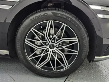 2023 Genesis G90 с пробегом 60 190 км