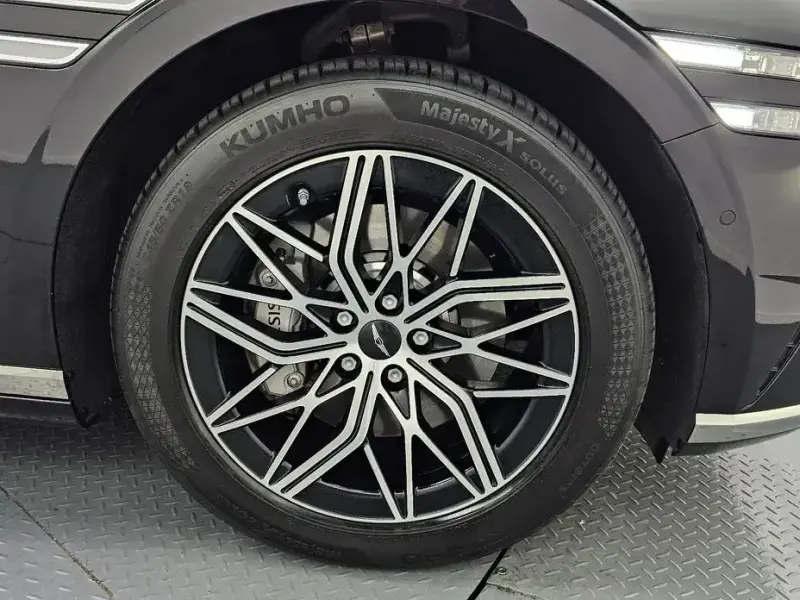2023 Genesis G90 с пробегом 60 190 км