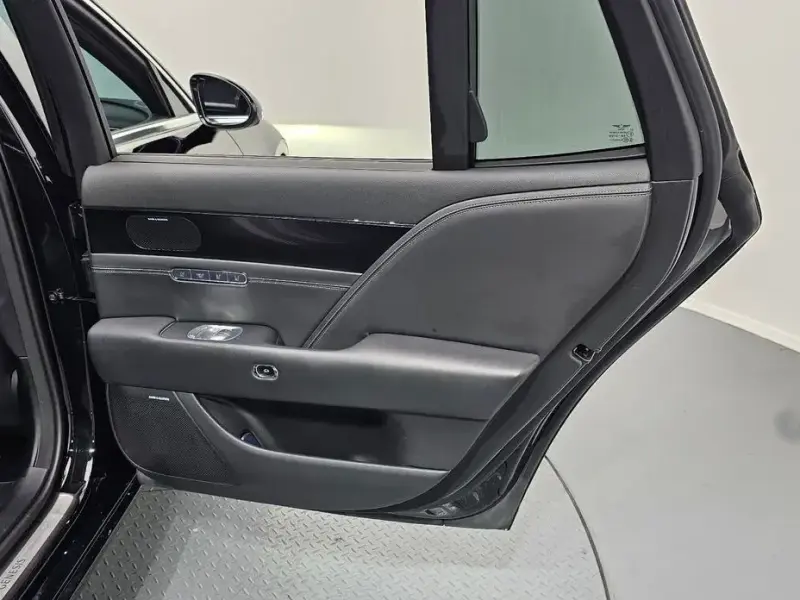 2023 Genesis G90 с пробегом 60 190 км