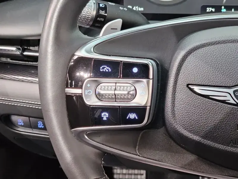 2023 Genesis G90 с пробегом 60 190 км