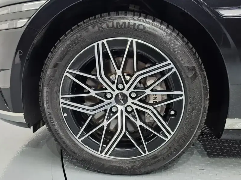 2023 Genesis G90 с пробегом 34 088 км