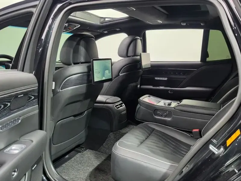2023 Genesis G90 с пробегом 34 088 км
