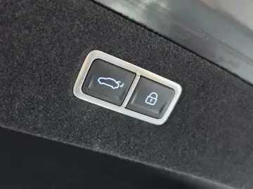 2023 Genesis G90 с пробегом 34 088 км