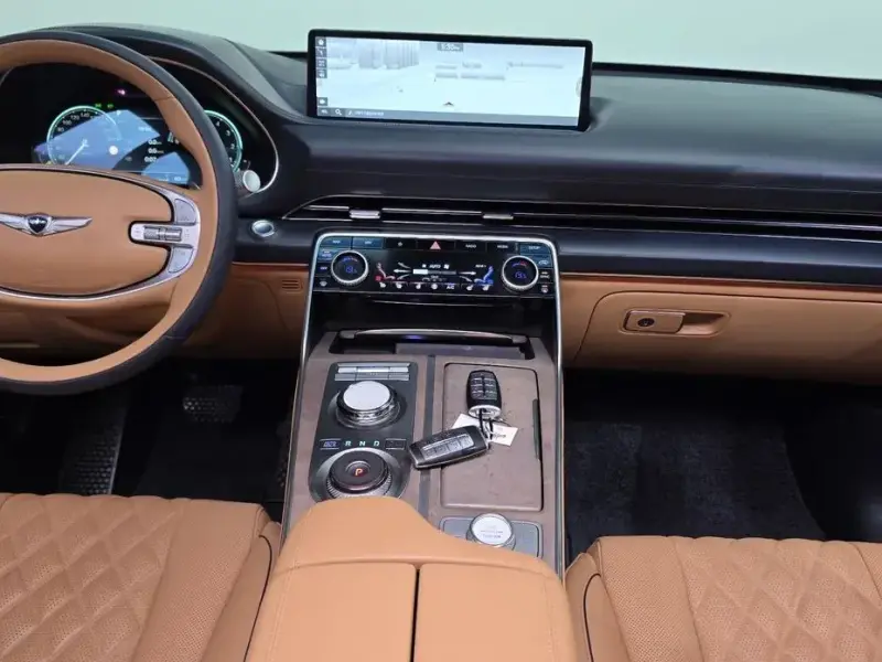 2023 Genesis GV80 с пробегом 31 040 км