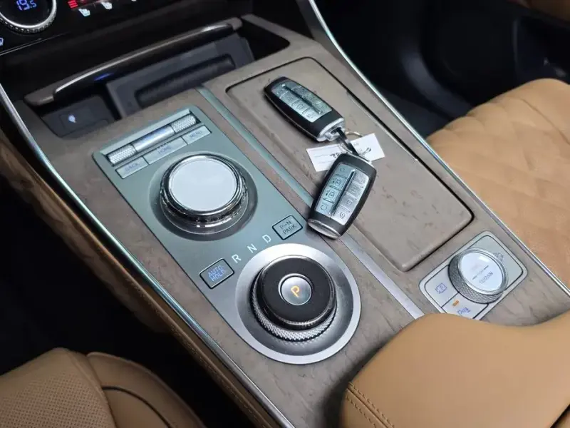 2023 Genesis GV80 с пробегом 31 040 км