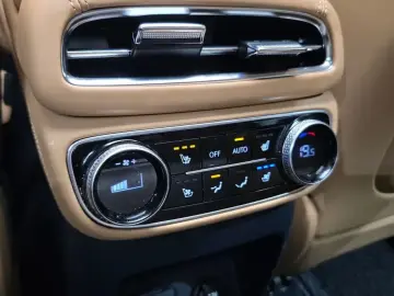 2023 Genesis GV80 с пробегом 31 040 км