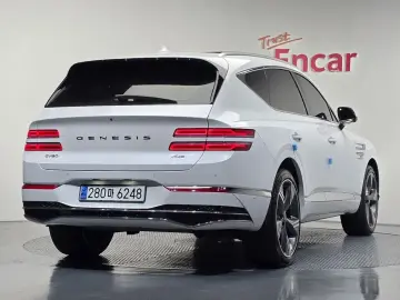 2023 Genesis GV80 с пробегом 40 431 км