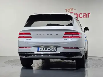 2023 Genesis GV80 с пробегом 40 431 км