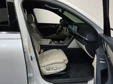 2023 Genesis GV80 с пробегом 40 431 км
