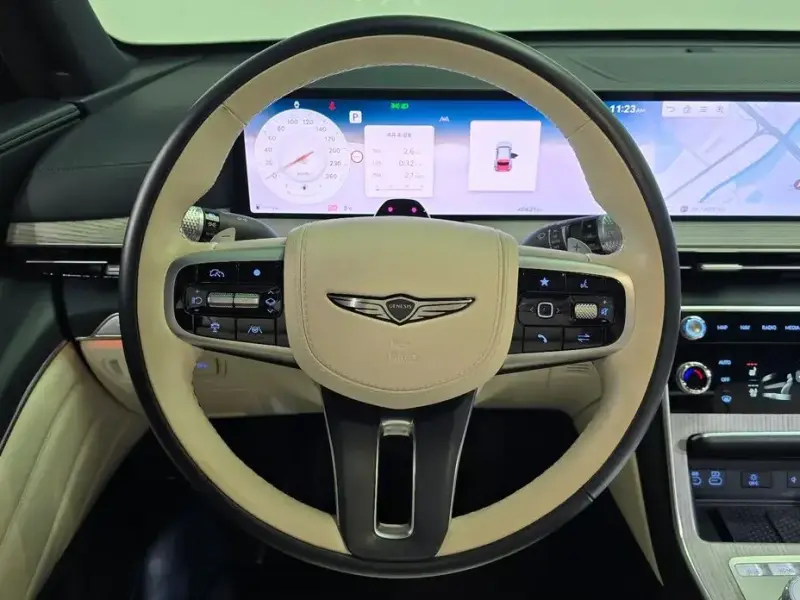2023 Genesis GV80 с пробегом 40 431 км