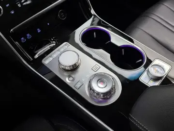 2023 Genesis GV80 с пробегом 24 517 км