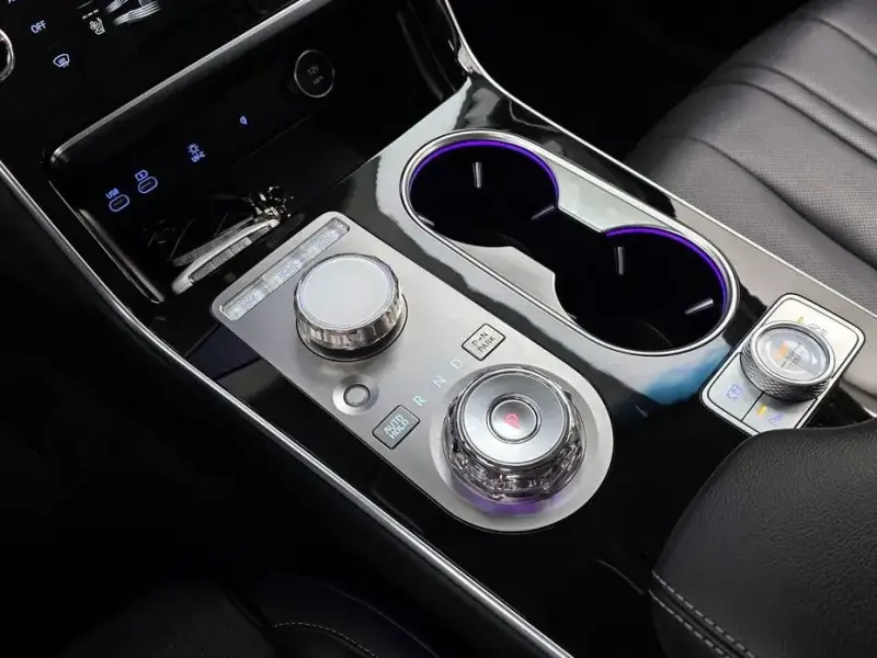 2023 Genesis GV80 с пробегом 24 517 км