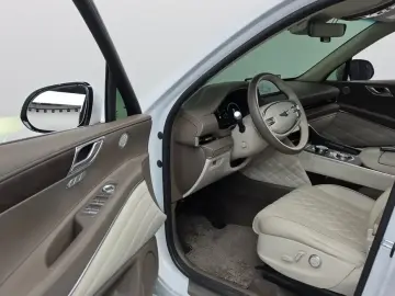 2023 Genesis GV80 с пробегом 40 956 км